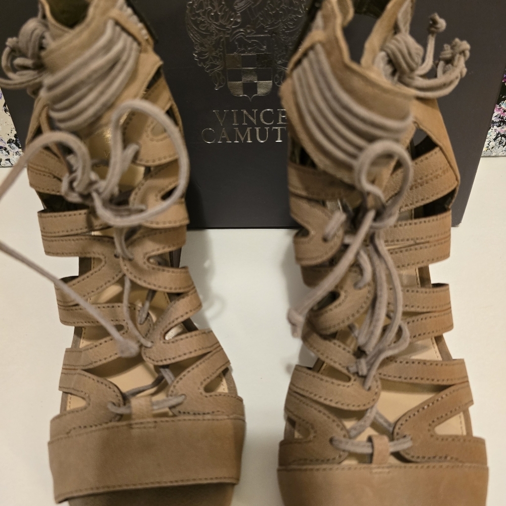VINCE CAMUTO Tan Chunky Heel Laceup Sandals Tassles Detail Zipup Sides Size 11 - Picture 4 of 17